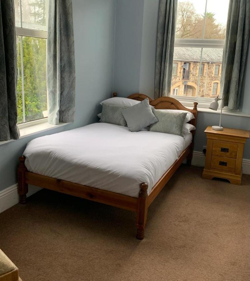 Dolphin Hotel Bovey Tracey Buitenkant foto